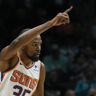 Aseguran Kevin Durant podría volver a finales de marzo o principios de abril