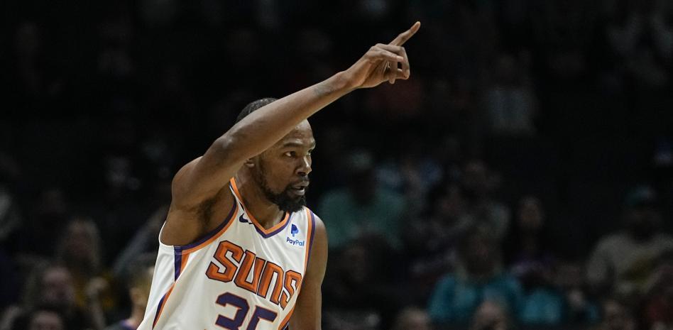 Aseguran Kevin Durant podría volver a finales de marzo o principios de abril