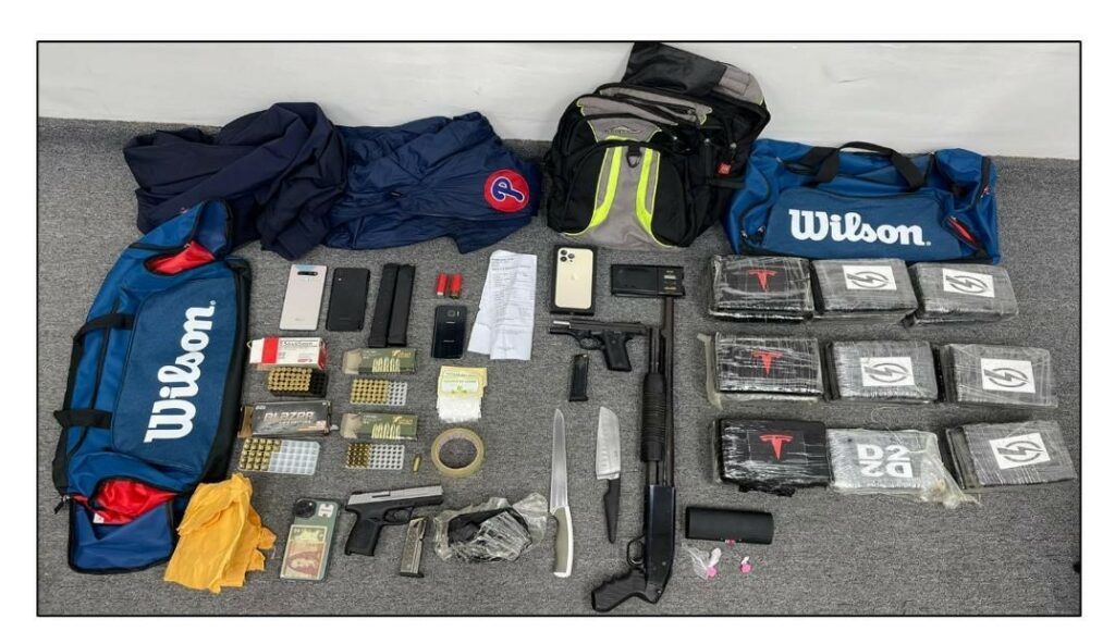 En los allanamientos se ocuparon varias armas y municiones