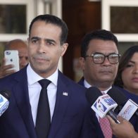 PLD deposita denuncia sobre uso de fondos públicos para compra de alcaldes de la oposición