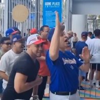 Fanáticos dominicanos llegan al LoanDepot Park