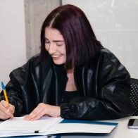 VALENTINA firma con Universal Music Group México