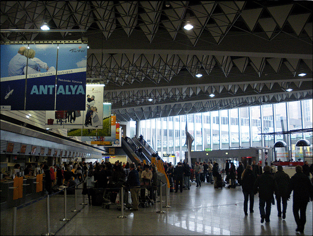 Aeropuertos alemanes paralizados por huelga en el transporte público
