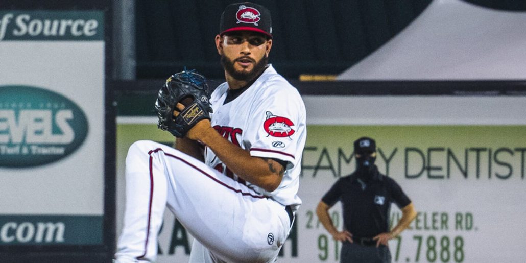 Licey adquiere al lanzador relevista Cameron "Cam" Robinson