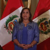 Presidenta Perú cambia cuatro ministros en medio de la extradición de Toledo