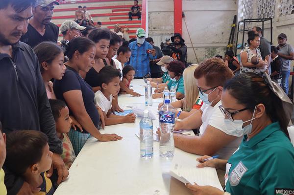 Autoridades mexicanas disuelven "Viacrucis" migrante con entrega de visas