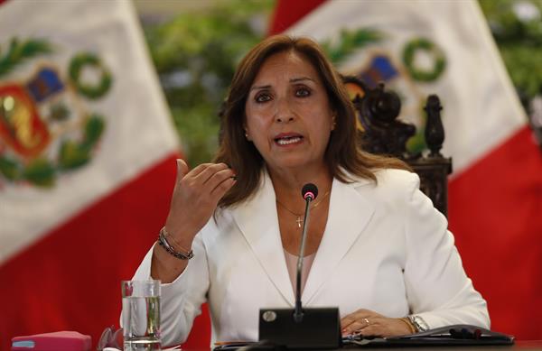 La presidenta de Perú decreta emergencia en fronteras para combatir la criminalidad