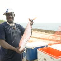 Pescadores de la Av. España se quejan porque la alcaldía no ha cumplido promesa
