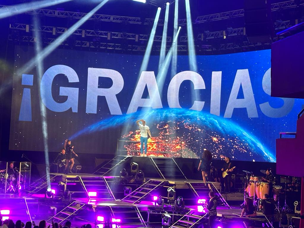 Carlos Rivera llevó a su público a un recorrido por todos lados