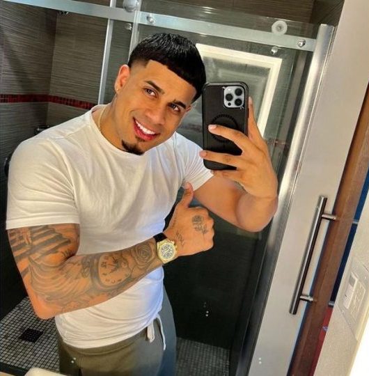 Detienen a cantante urbano puertorriqueño por drogas y disparar a policías