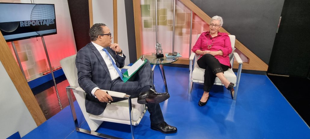 Exministra de Salud afirma director SNS busca "tapar Sol con un dedo" por muerte de neonatos en Los Mina