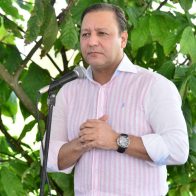 Abel Martínez se solidariza con familiares de accidentados en La Vega