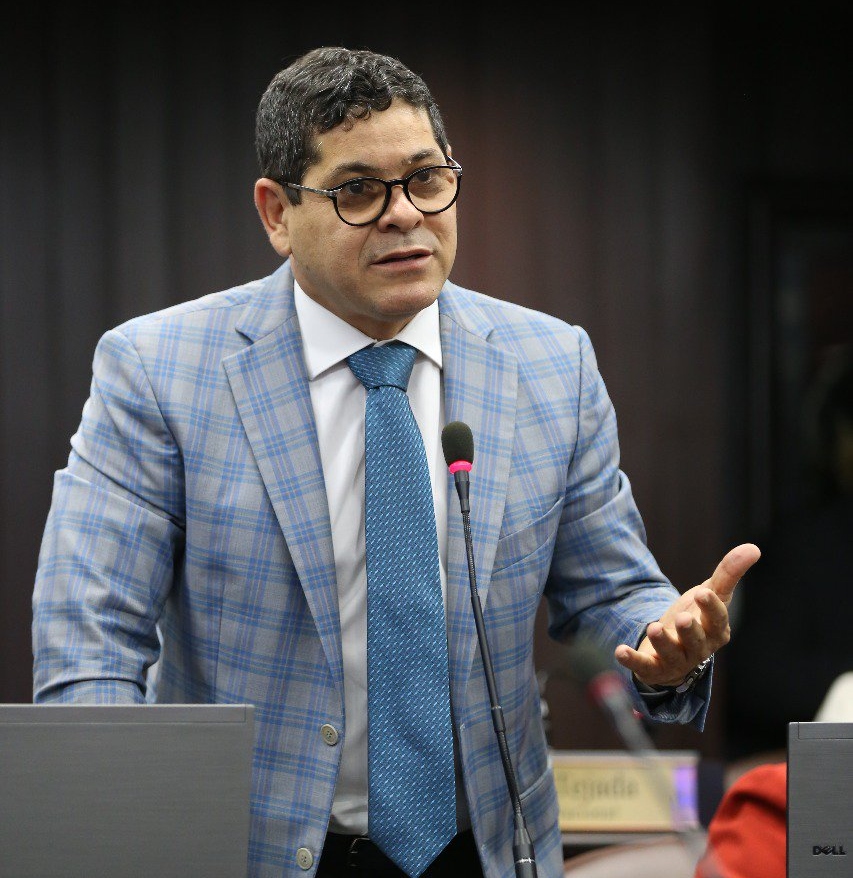 Diputado Serrata culpa alcalde SDO de inundaciones en barrios