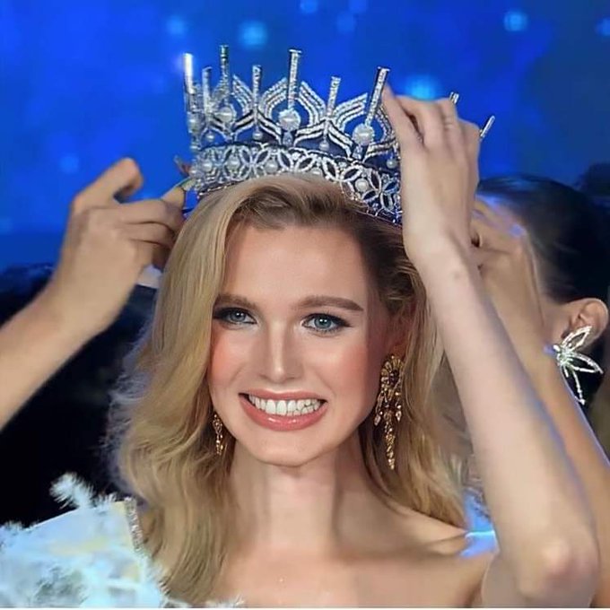Solange Dekker coronada en Tailandia como la transexual más bella