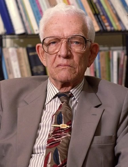 Hoy se cumplen 114 años del natalicio del profesor Juan Bosh