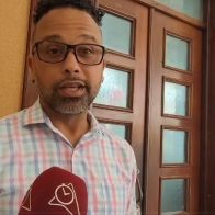 Padre de niña inscrita en Kogland presenta formal querella contra Elizabeth Silverio