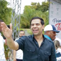 Roberto Ángel desmiente haber negado botella a agua a periodista