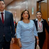 Presidenta de Perú declara por tres horas en la Fiscalía sobre muertes en protestas