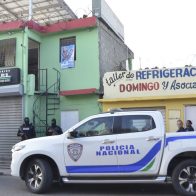 Realizan al menos 20 allanamientos en lugares residenciales y comerciales de Santiago
