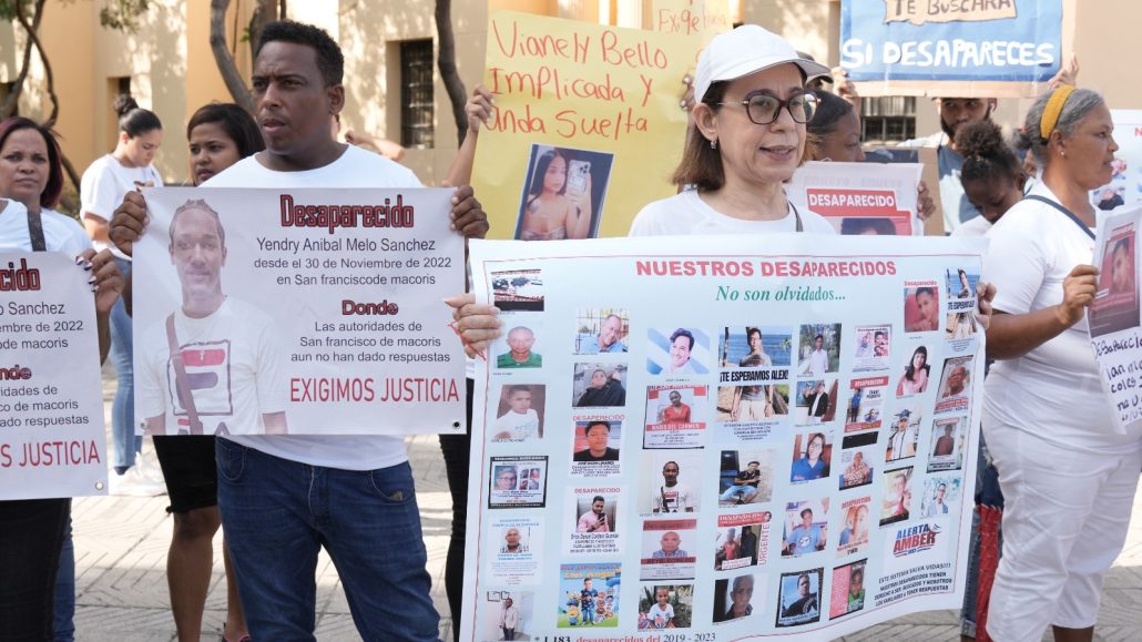 Familiares de personas desaparecidas realizan vigilia