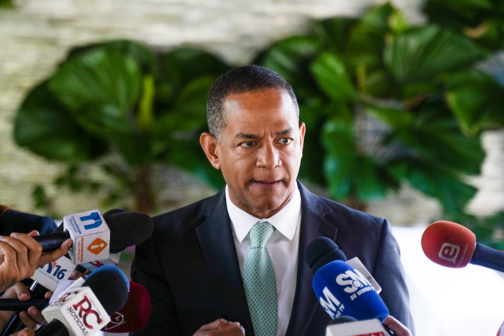 Julio César Valentín llama a la JCE a ser "más rigurosa" en control de recursos a partidos