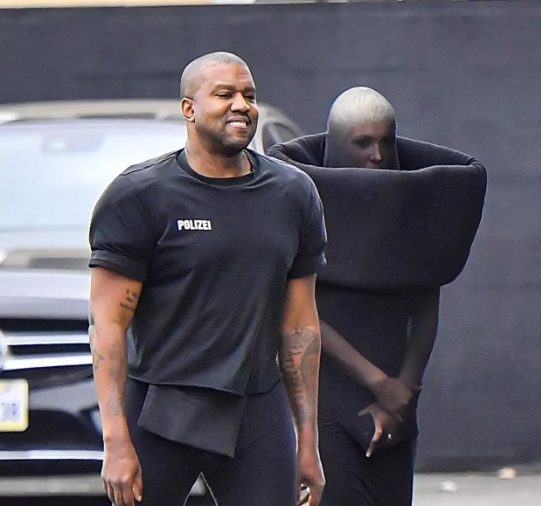 El estilo de Kanye West y Bianca para la iglesia