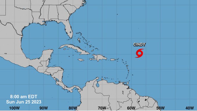 La tormenta tropical Cindy empieza a debilitarse de forma gradual en el Atlántico