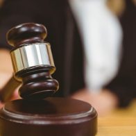 Dictan auto de apertura a juicio contra implicados en Operación Iguana