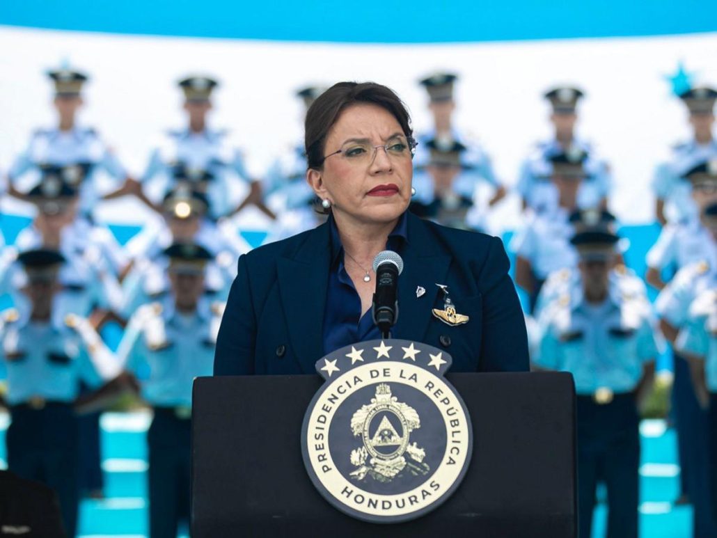 Castro decreta "toque de queda especial" tras matanza de 11 personas en Honduras