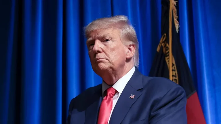 Fiscales comunican formalmente a los abogados de Trump que será imputado