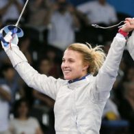 Descalifican a la medallista olímpica ucraniana Olga Kharlan por no saludar a rival rusa