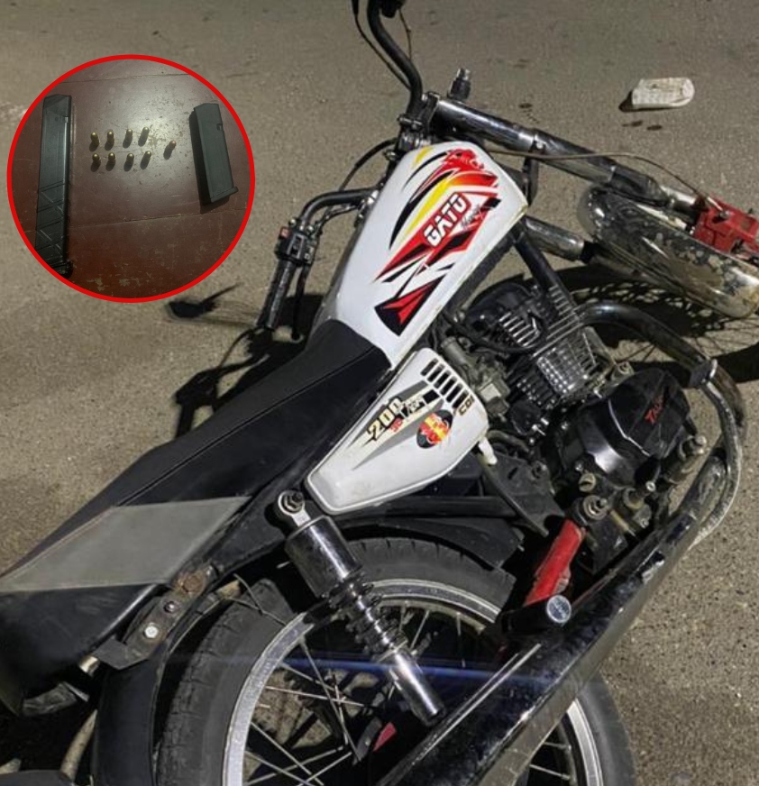 Encapuchados abandonan motocicleta y dos cargadores de pistola durante persecución en Villa Vásquez