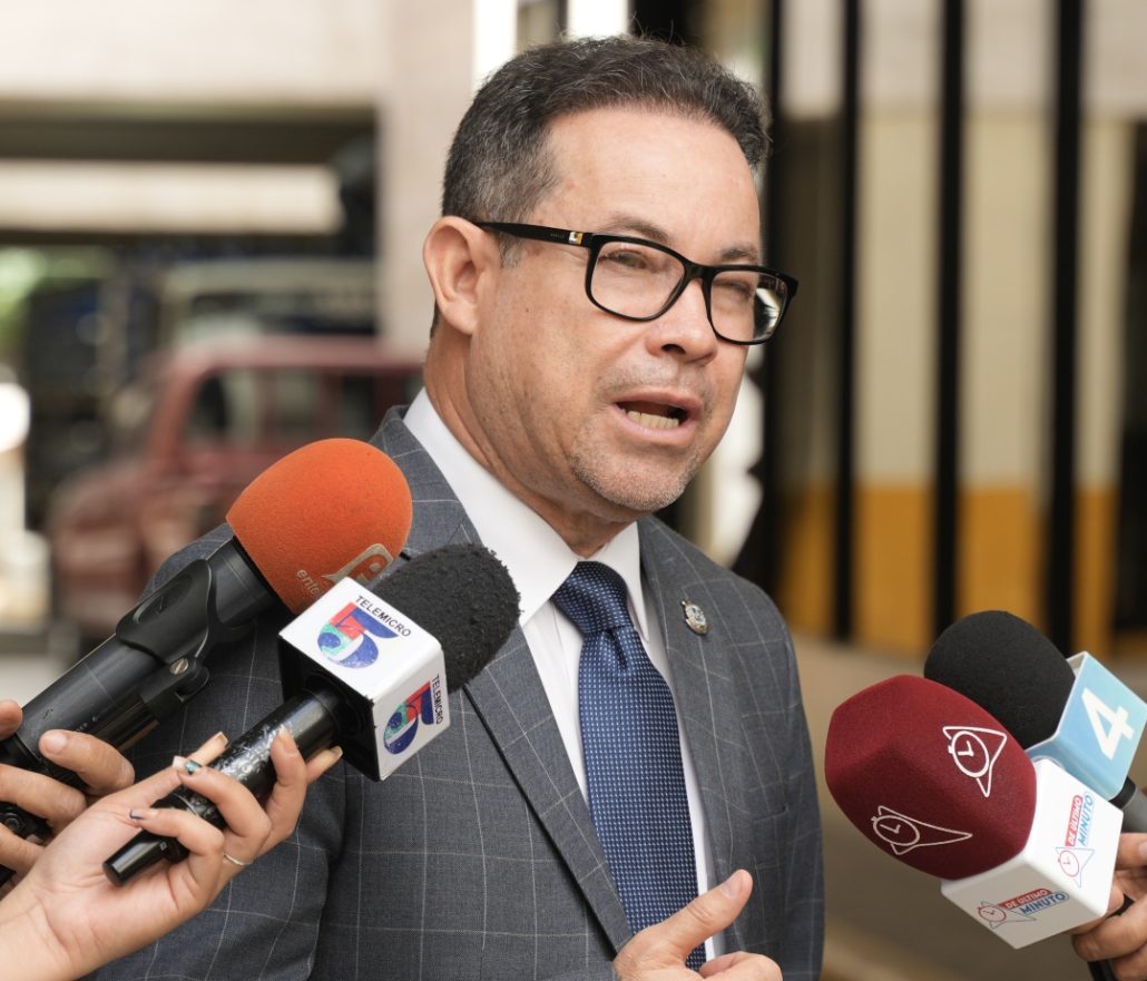 Legisladores defienden inscripción de precandidatos mencionados en expedientes