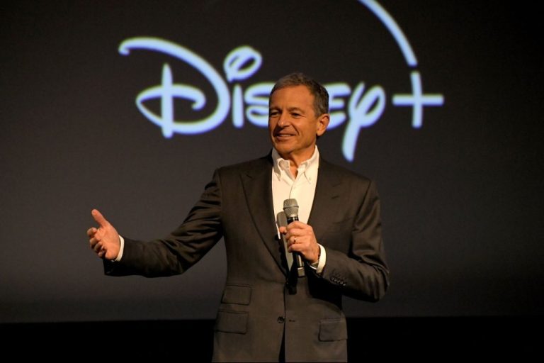 Disney extiende contrato a su director ejecutivo hasta 2026 | Noticias de hoy en De Último Minuto