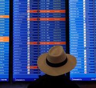 Demoras y cancelaciones en aeropuertos generan caos previo a celebración de Independencia en EEUU