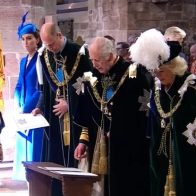 El rey Carlos III recibe los Honores de Escocia y rubrica su reinado