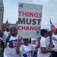 Miles de haitianos marchan en Miami para alertar del caos en su país