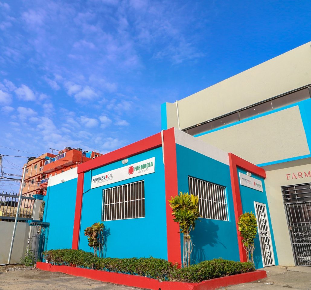 PROMESE/CAL entrega tres nuevas Farmacia del Pueblo en el DN y SDE