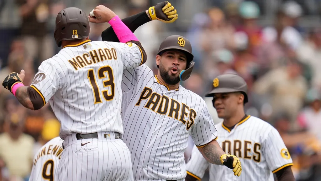 Los Padres vuelven al triunfo gracias al aporte de los dominicanos Soto, Machado y Sánchez