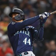 El dominicano Julio Rodríguez pega dos jonrones y corona la remontada de los Marineros