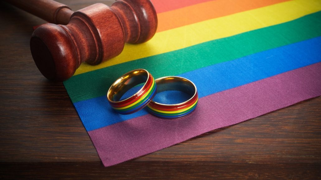 Rusia anula el primer matrimonio del mismo sexo tras prohibir cambio de género