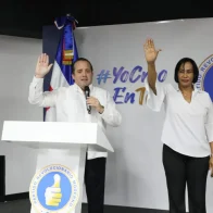 José Ignacio Paliza juramentó en el PRM a la alcaldesa de Cristóbal, Sandra Peña.