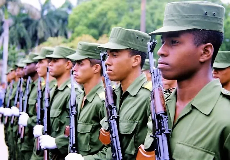 Cuba sancionará con hasta 5 años de cárcel a los que evadan pasar el servicio militar