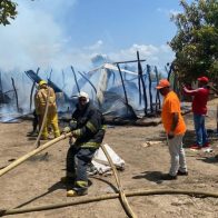 Investigan causas de incendio que destruyó pensión en Montecristi