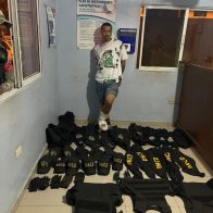 PN apresa prófugo y le ocupa armas y utensilios militares en el DN