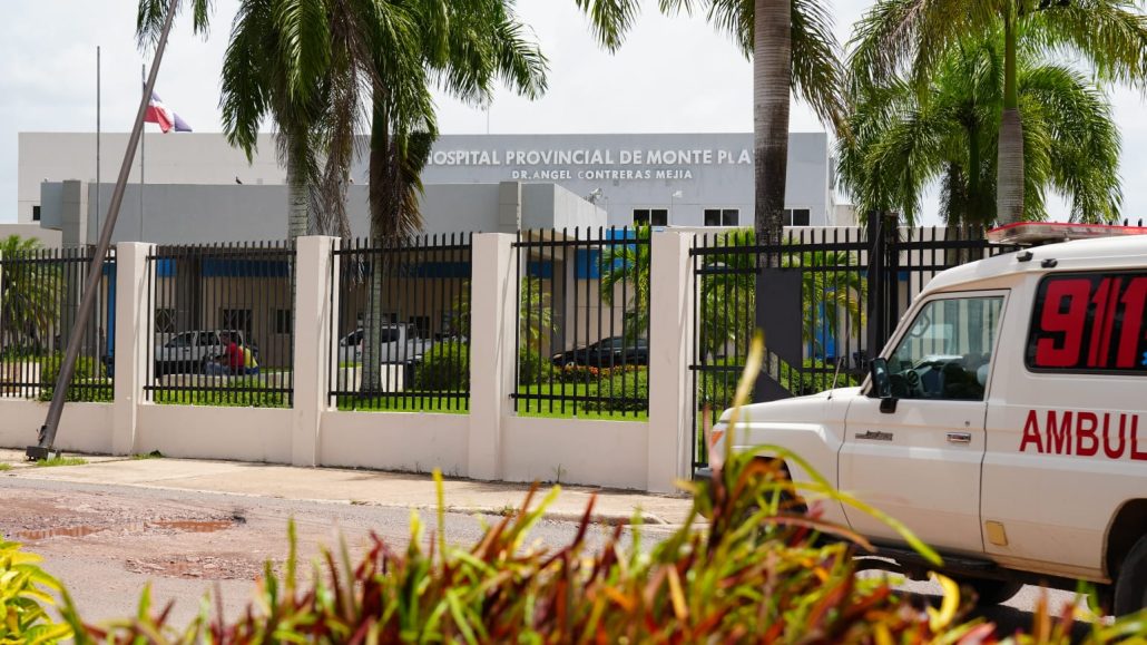 Denuncian mala práctica médica y falta de atención en el hospital Dr. Ángel Contreras en Monte Plata