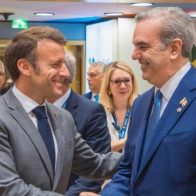 Abinader y Macron dialogan por varios minutos en Cumbre UE-CELAC