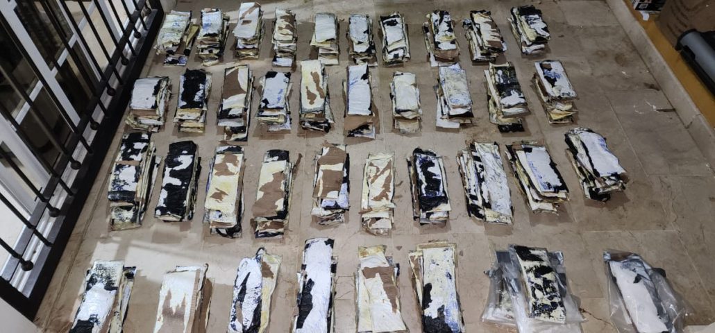 DNCD ocupa 392 láminas de presunta cocaína y desarticula red criminal