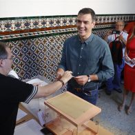 Abren los centros de votación para las elecciones generales en España