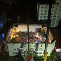Once muertos tras el derrumbe del techo de un centro deportivo escolar en China